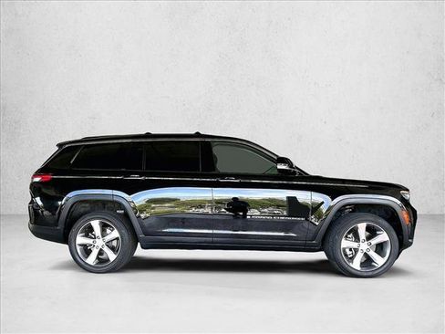 Used 2021 Jeep Grand Cherokee L Limited AWD/4WD image 5