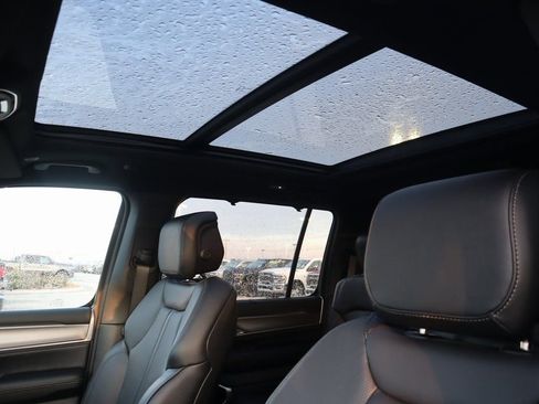 New 2026 Jeep Grand Wagoneer L Limited AWD/4WD image 17