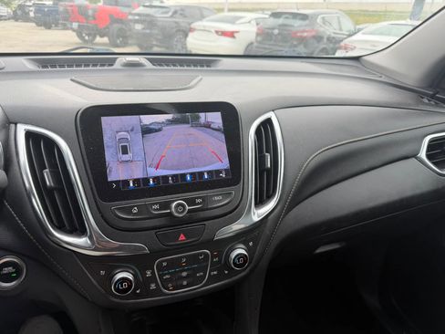 Used 2019 Chevrolet Equinox Premier FWD image 11