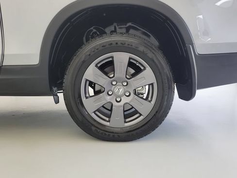Used 2020 Honda Ridgeline RTL-E image 12