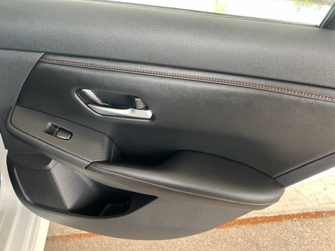 Certified 2023 Nissan Sentra SR FWD image 15