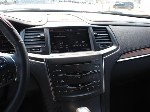 Used 2013 Lincoln MKS FWD image 11