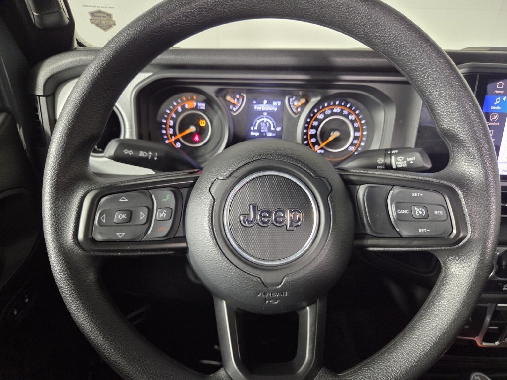 Used 2025 Jeep Wrangler Unlimited Sport AWD/4WD image 16