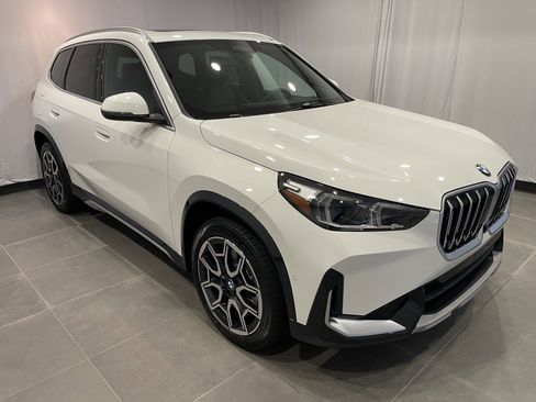 Used 2025 BMW X1 xDrive28i w/ Technology Package image 3