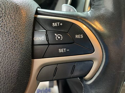 Used 2016 Jeep Grand Cherokee Limited 75th Anniversary AWD/4WD image 25