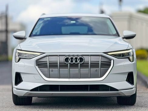 Used 2022 Audi e-tron Premium AWD/4WD image 3