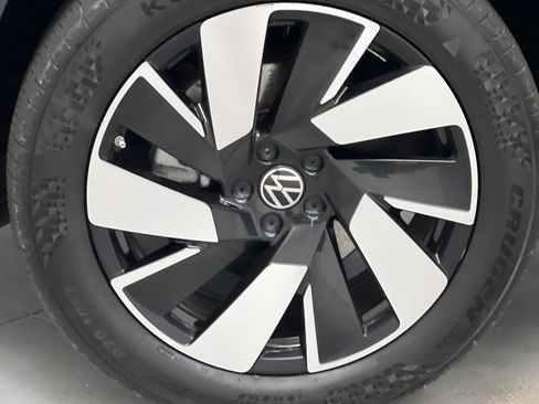 Used 2025 Volkswagen Atlas Cross Sport SE AWD/4WD image 66