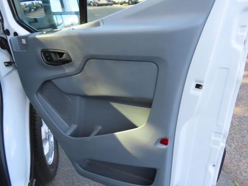 Used 2019 Ford Transit 250 130 Low Roof RWD image 10
