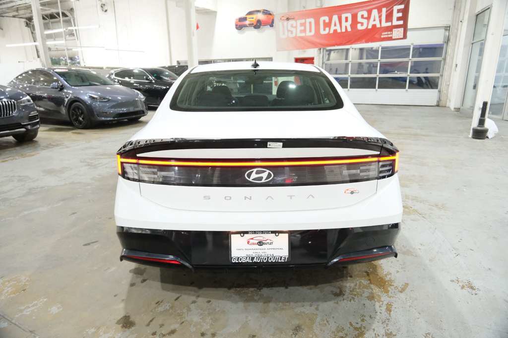 Used 2025 Hyundai Sonata SEL FWD image 9