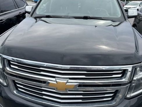 Used 2018 Chevrolet Suburban Premier image 2