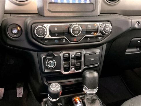Used 2023 Jeep Wrangler Unlimited AWD/4WD image 7