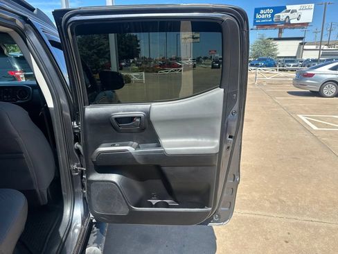 Used 2022 Toyota Tacoma SR5 w/ Technology Package RWD image 17