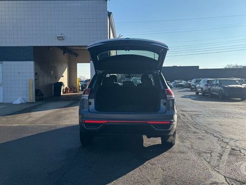 Used 2021 Volkswagen Atlas Cross Sport SE image 7