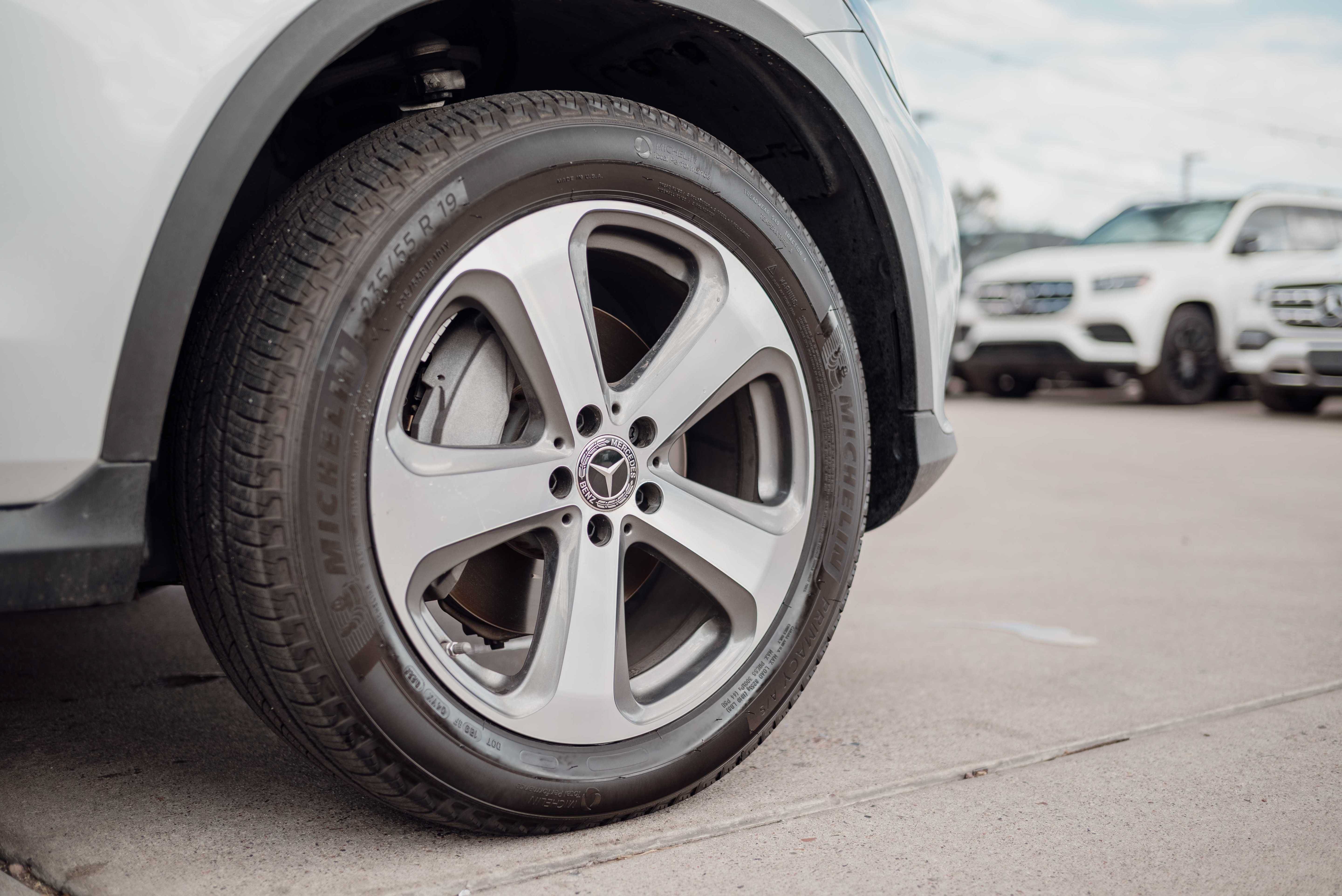 Used 2017 Mercedes-Benz GLC 300 w/ Premium 2 Package image 18
