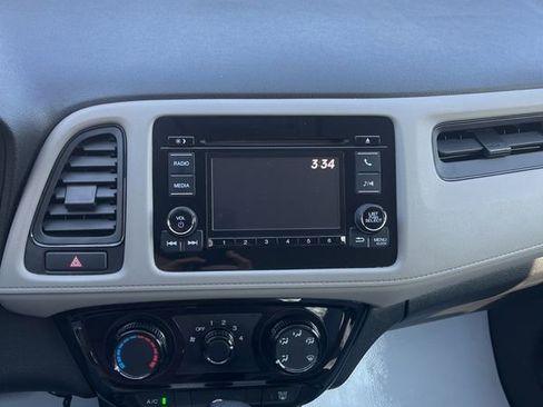 Used 2021 Honda HR-V LX image 28