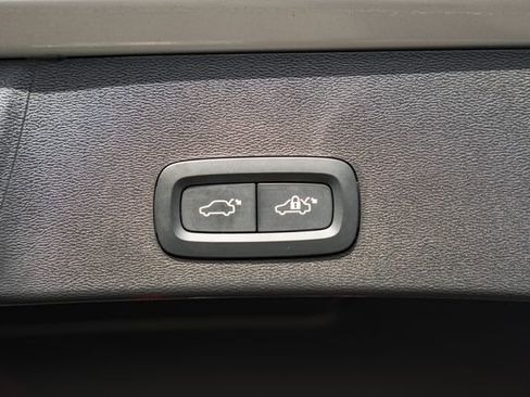 Used 2023 Volvo XC40 B5 Plus w/ Climate Package image 11