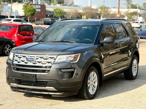 Used 2019 Ford Explorer XLT w/ Class III Trailer Tow Package image 2