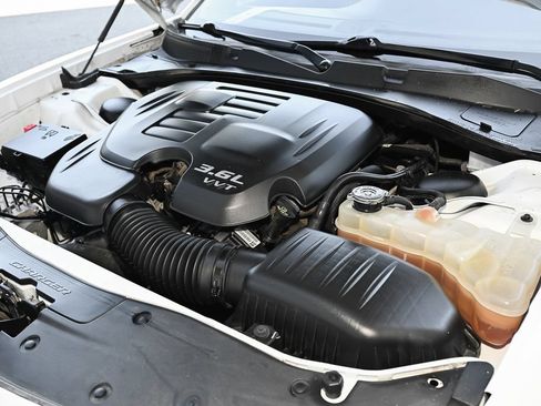 Used 2019 Dodge Charger GT RWD image 16