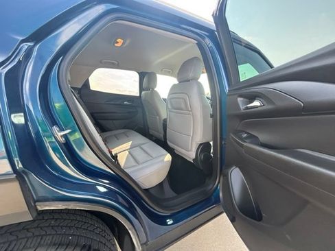 Used 2021 Chevrolet TrailBlazer LT w/ Premium Seating Package FWD image 30