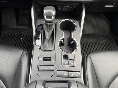 Used 2022 Toyota Highlander XLE image 22