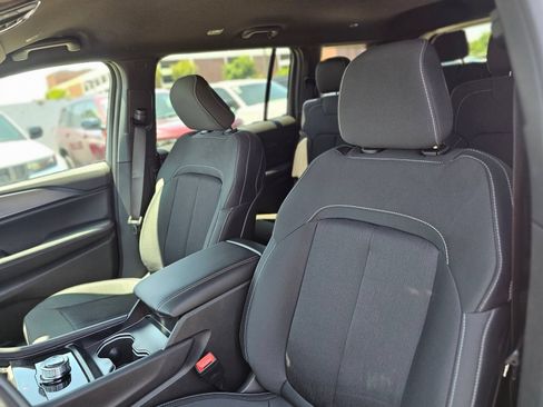 New 2026 Jeep Grand Cherokee L Laredo RWD image 21