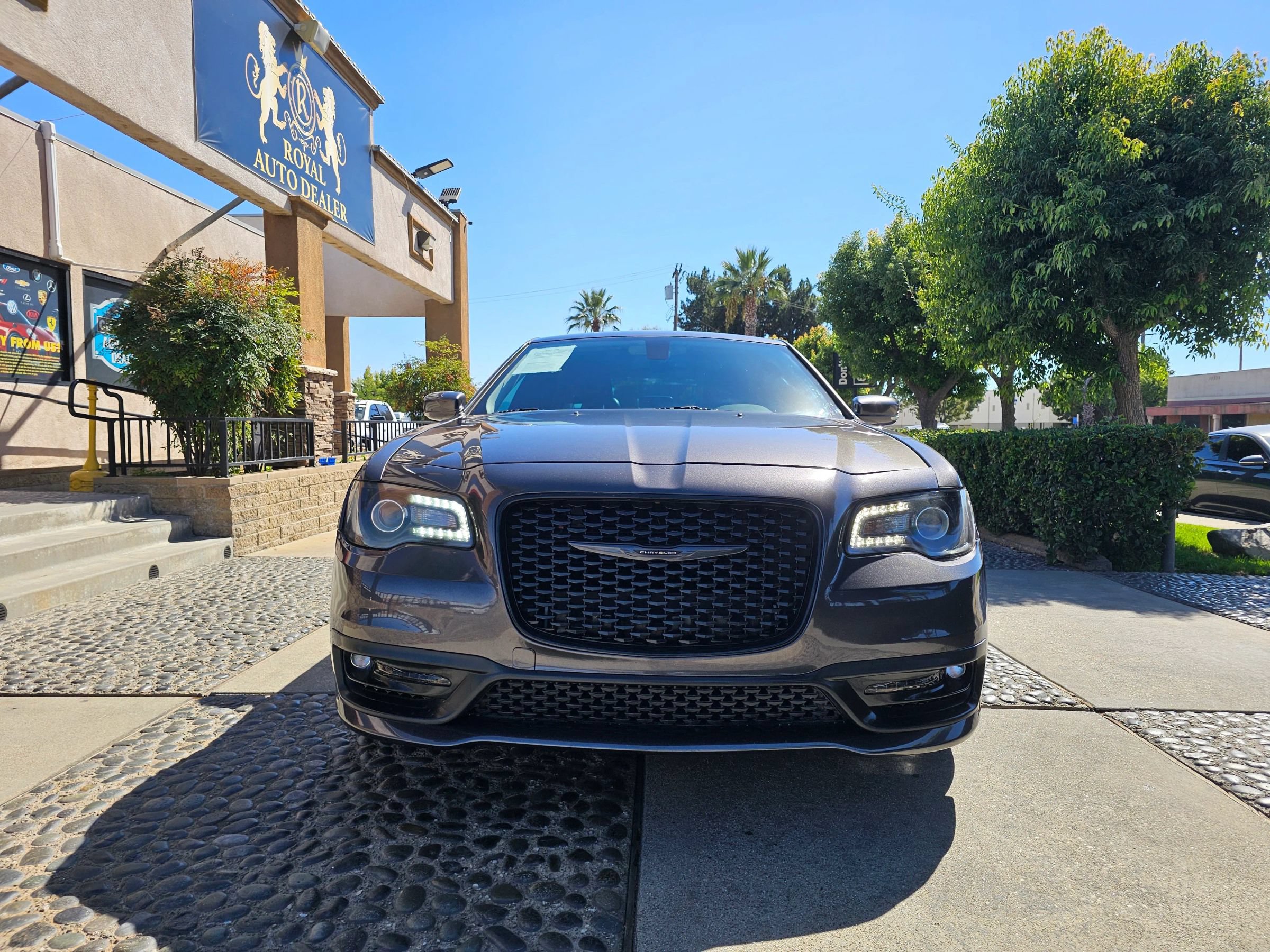 Used 2021 Chrysler 300 Touring L RWD image 2
