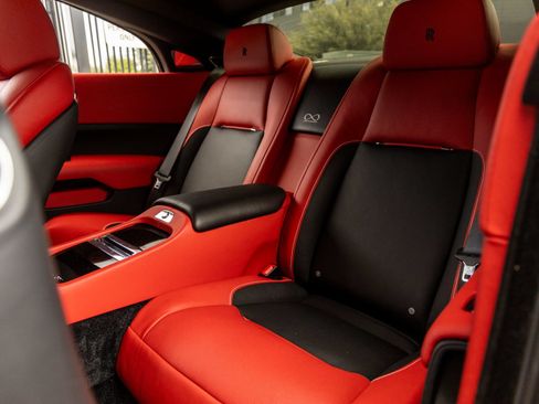 Used 2018 Rolls-Royce Wraith RWD image 41