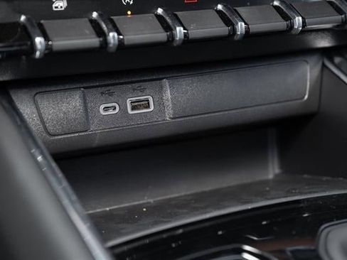 New 2026 GMC Canyon AT4 image 31