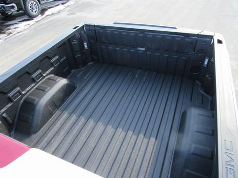 Used 2026 GMC Sierra 1500 SLT w/ SLT Premium Plus Package image 31