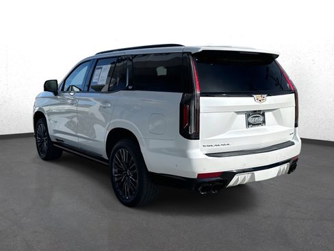 Used 2024 Cadillac Escalade V image 5