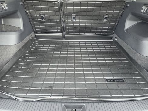 New 2025 Volkswagen Tiguan SE image 21