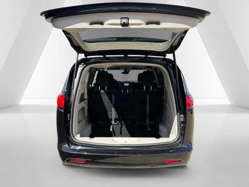 Used 2023 Chrysler Voyager LX FWD image 34