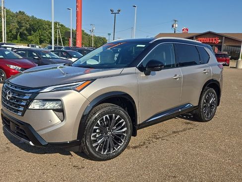 New 2026 Nissan Rogue Platinum w/ Platinum Premium Package image 3