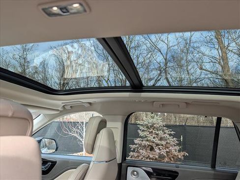 Used 2023 Lincoln Aviator Reserve w/ Equipment Group 201A image 31