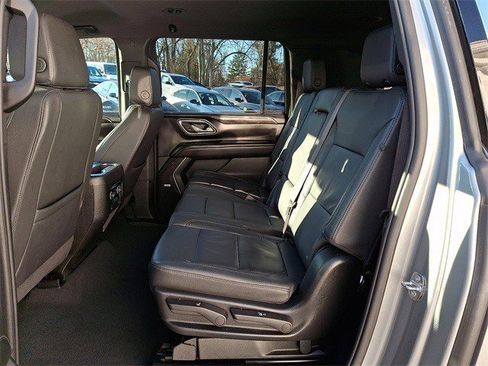 Certified 2024 Chevrolet Suburban LT image 12