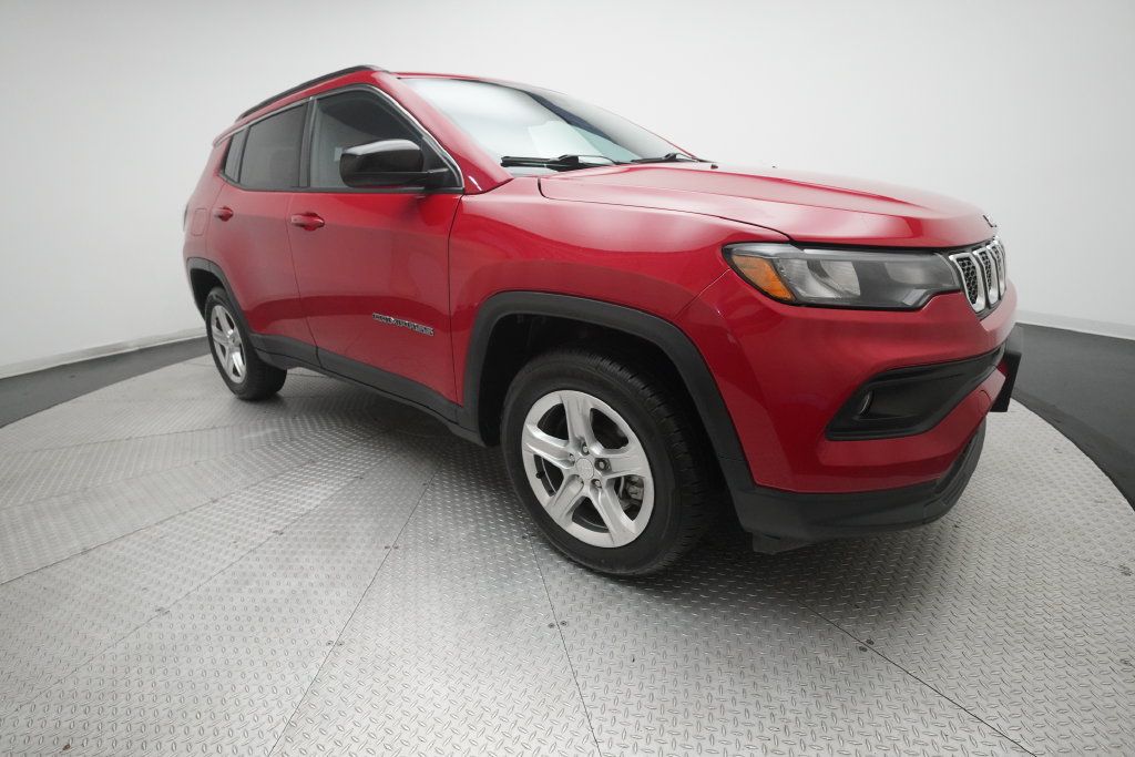 Used 2024 Jeep Compass Latitude AWD/4WD image 35
