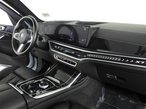 Used 2024 BMW X7 xDrive40i w/ M Sport Package AWD/4WD image 10