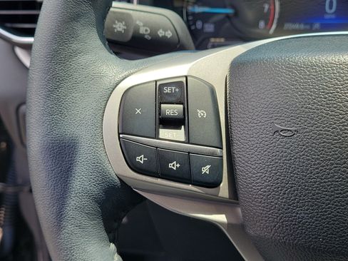 Used 2024 Ford Explorer XLT w/ Equipment Group 202A RWD image 20