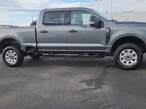 Used 2024 Ford F250 XLT image 3