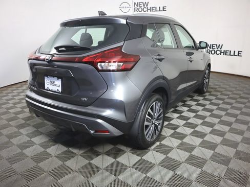 Used 2023 Nissan Kicks SV FWD image 7