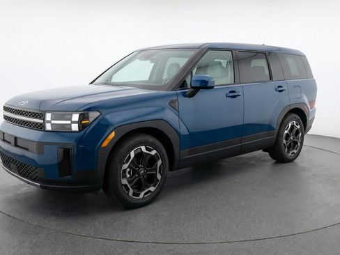 Used 2025 Hyundai Santa Fe SEL image 3