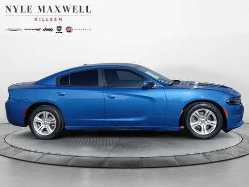 Used 2021 Dodge Charger SXT w/ Leather Interior Group RWD image 17