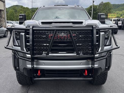 Used 2024 GMC Sierra 2500 AT4 w/ AT4 Premium Plus Package AWD/4WD image 3