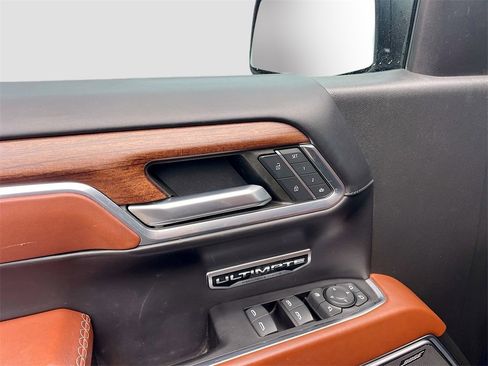 Used 2023 GMC Sierra 1500 Denali Ultimate image 9
