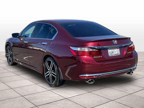 Used 2017 Honda Accord Sport image 14