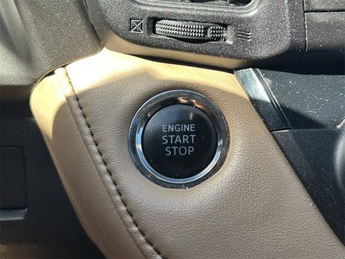 Used 2018 Toyota RAV4 XLE image 27