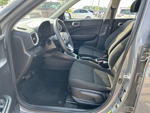 Used 2022 Hyundai Venue SE w/ Cargo Package FWD image 5