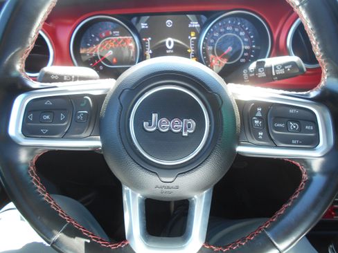 Used 2022 Jeep Wrangler Unlimited Rubicon w/ LED Lighting Group AWD/4WD image 20