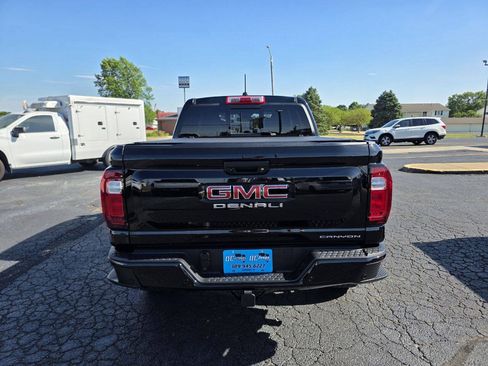 Used 2024 GMC Canyon Denali AWD/4WD image 8