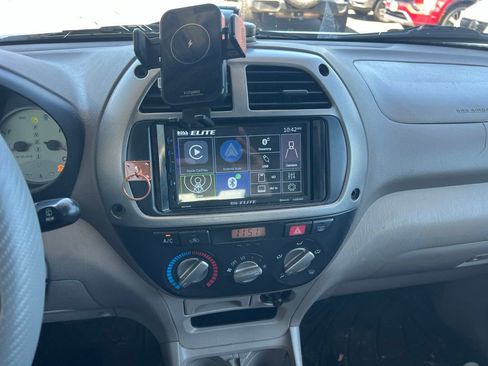 Used 2003 Toyota RAV4 2WD image 8